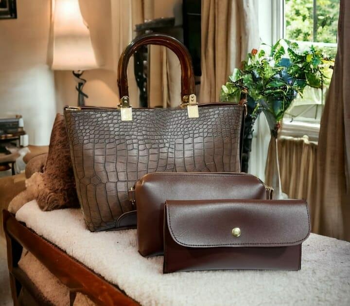 3 Piece Bags in 2500 Rs including Delivery Charges..