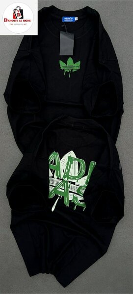 T-shirt noir à motif vert