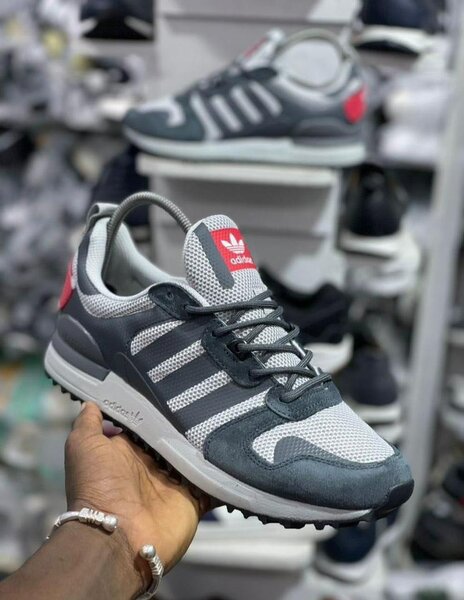 Basket Adidas ZX 700