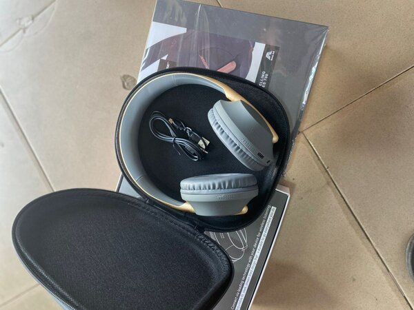 Bose 700 headset