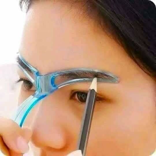 Traceur de sourcils et crayons