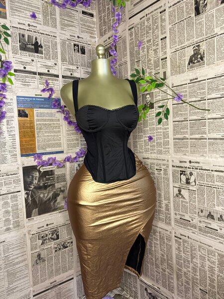 Robe bustier dorée séductrice