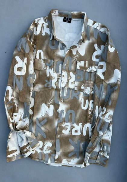 Chemise à motifs modernes