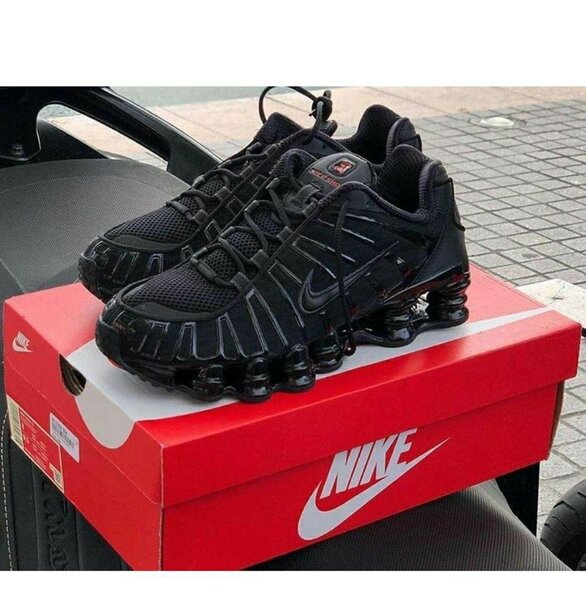 Baskets Nike noires homme