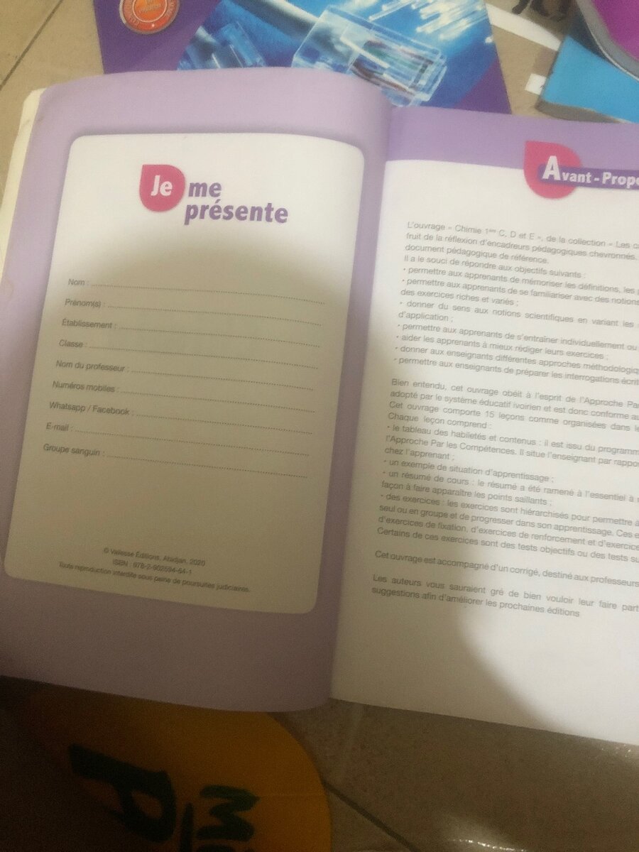 Livre de Chimie 1ère CDE