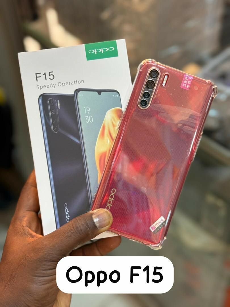 Smartphone OPPO F15 élégant