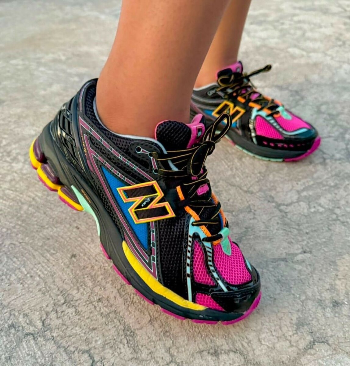 Classic Unisex New Balance shoes