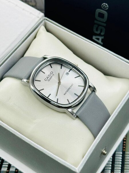 Montre Casio Étanche Élégante