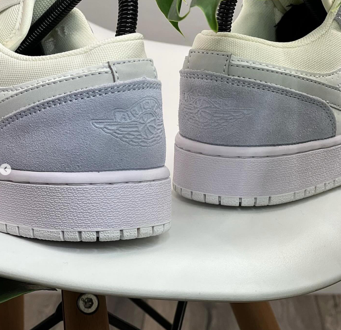 Кроссовки Air Jordan 1 low “Paris” белые/серые