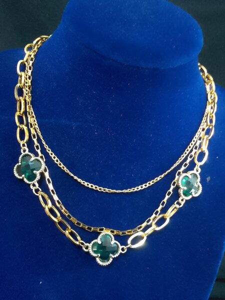 Three layer necklace