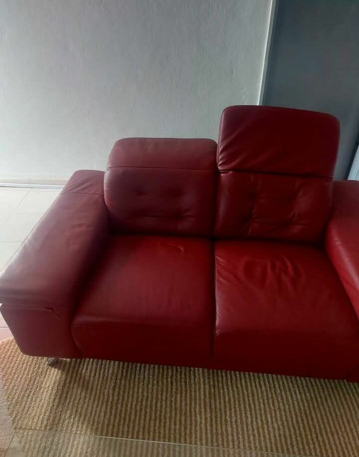 Canapés en cuir rouge moderne