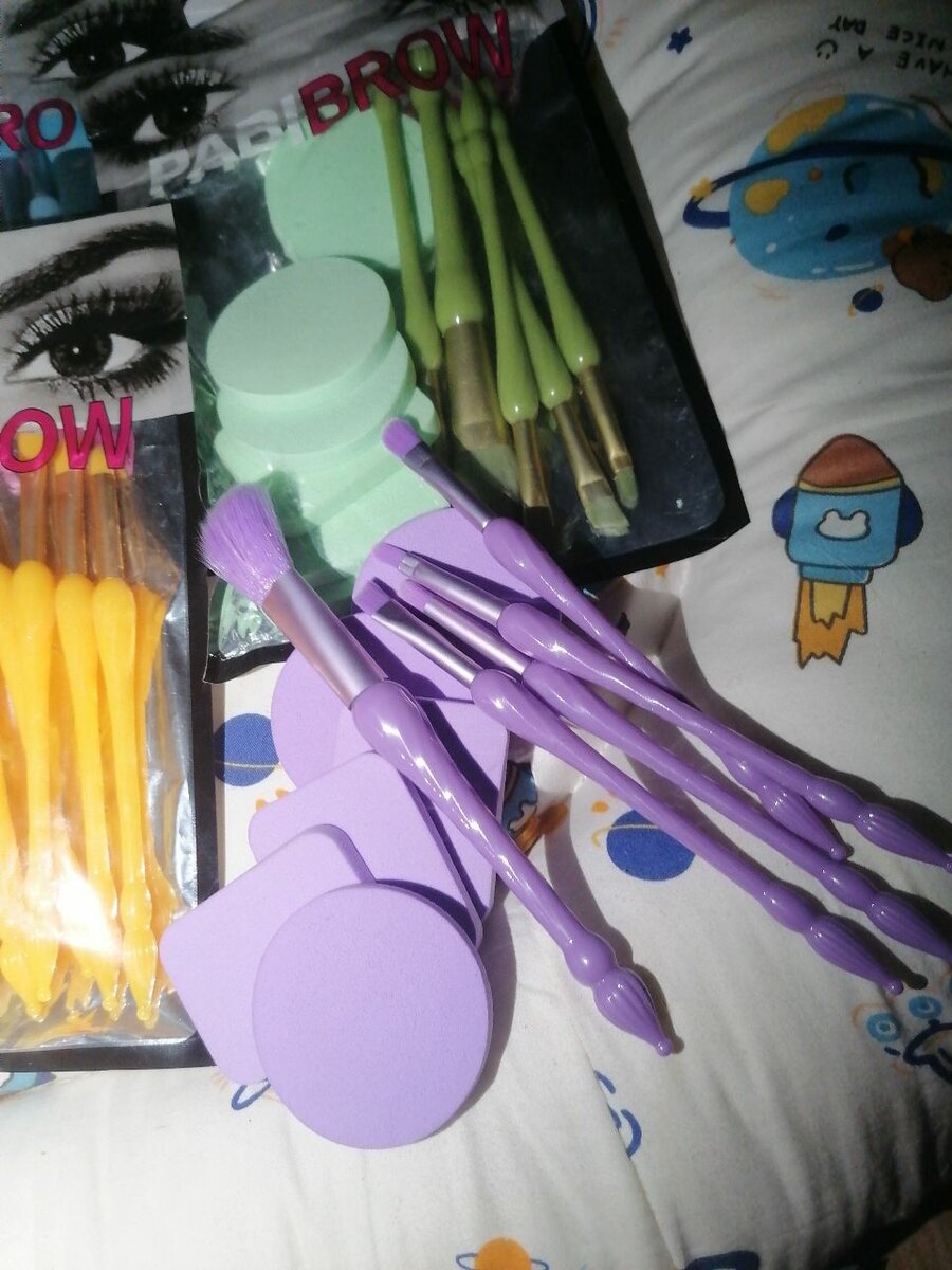 pinceaux et mousses à makeup