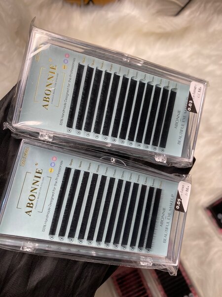 Abonnie lash extensions