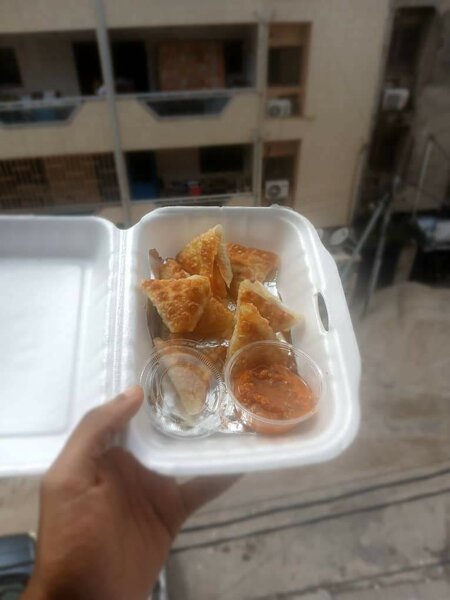 Délices de Samosas avec Sauce