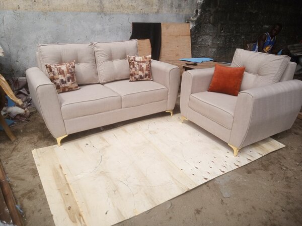 Fauteuil de 3 places de couleur beige