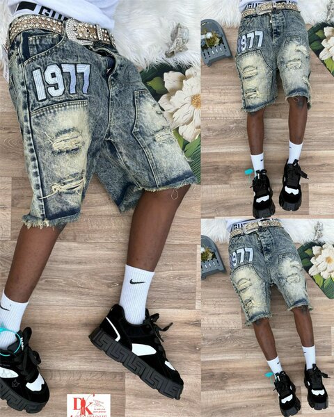 Shorts en jean déchiré 1977