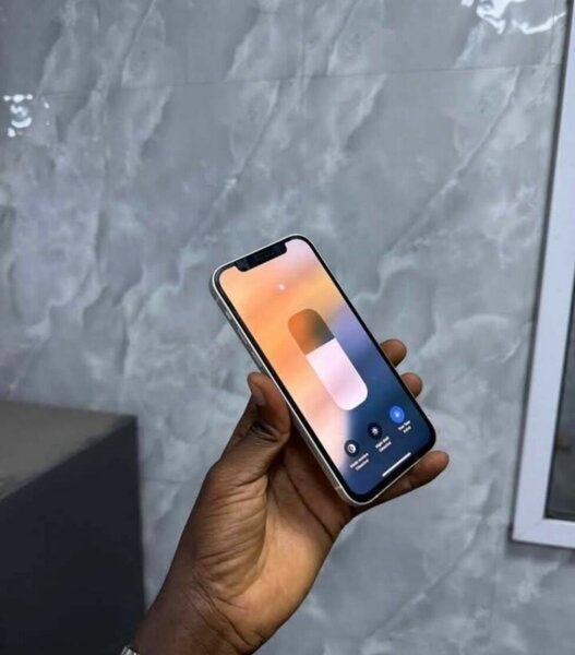 iPhone 11 - Rouge et Blanc