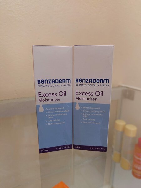 Benzaderm Excess oil moisturizer