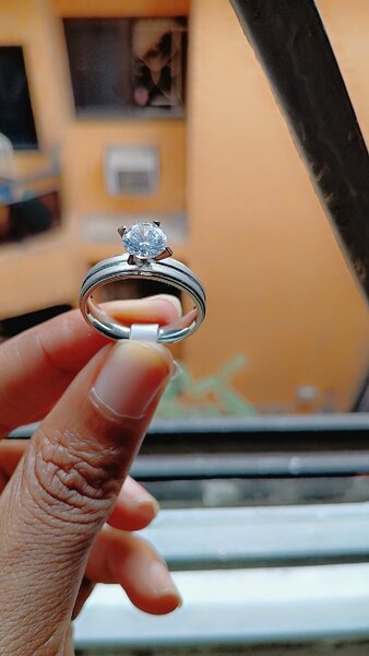 Bague en argent avec cristal