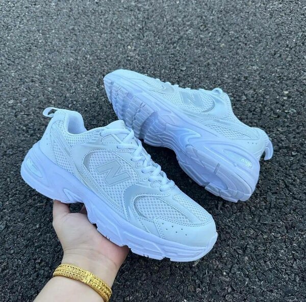 Baskets blanches respirantes