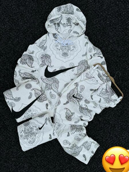 Sweats à Capuche Stylés