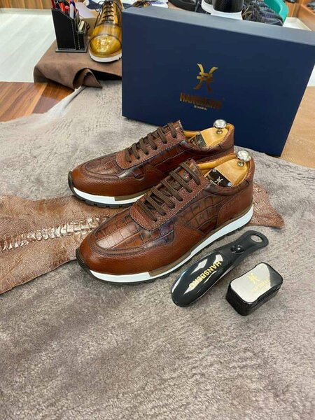 Baskets modernes en cuir