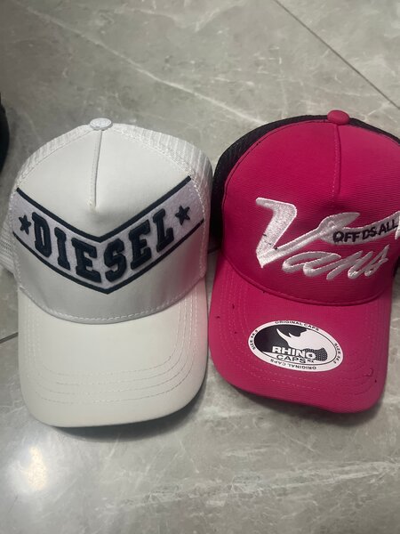 Casquettes Diesel et Vans élégantes