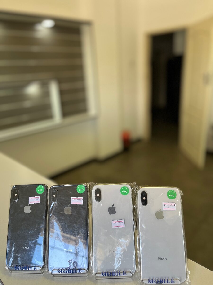 Pre-owned iPhone X 64GB