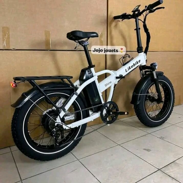 Vélo électrique pliable blanc
