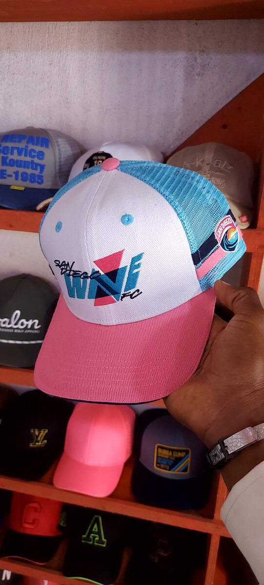 Casquettes de mode neuves