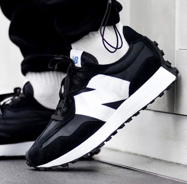 Baskets élégantes en noir et blanc