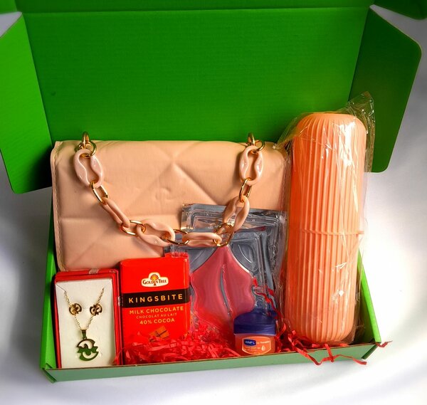 BEAUTIFUL VALS GIFT AND BIRTHDAY GIFT FOR WIFEE OR BAE