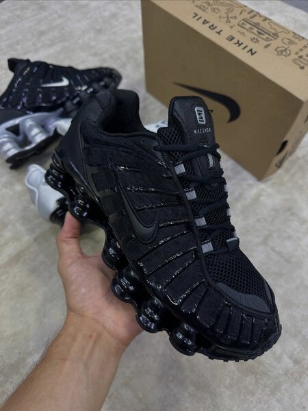 Nike Low Top Athletic Shox TL