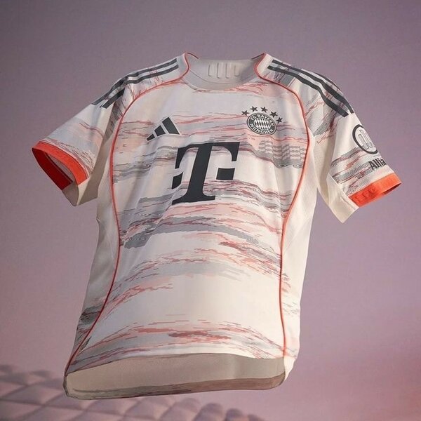 Maillot de football Adidas élégant