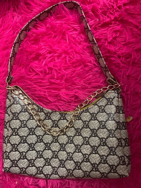 Sac à main motif chaîne chic