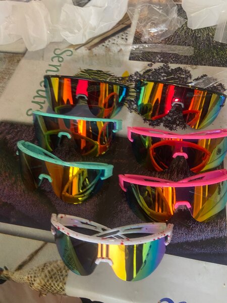 Lunettes de soleil (1 carton)