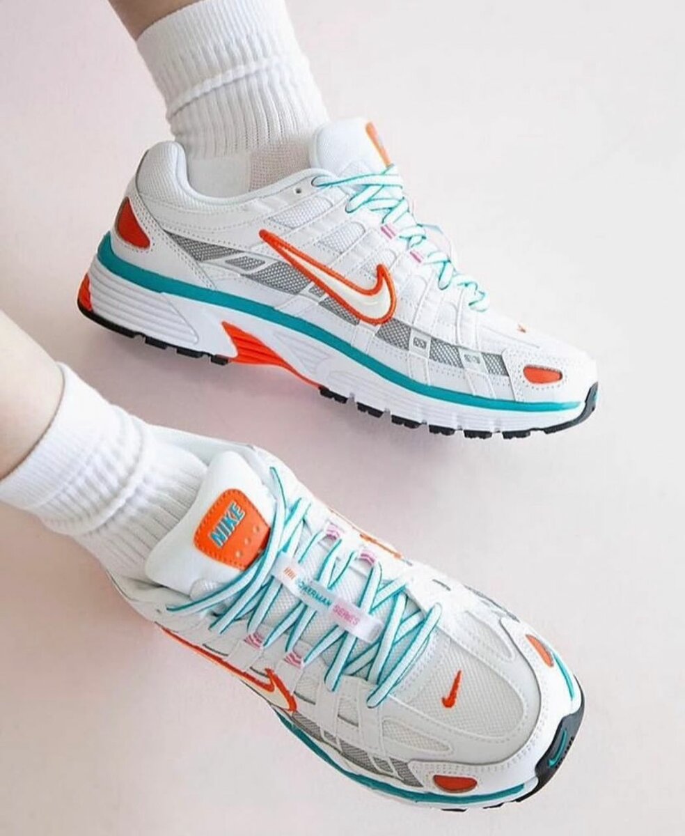 Baskets de sport blanches tendance