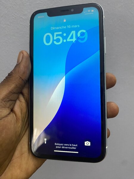 iPhone XR 64Gb sans id