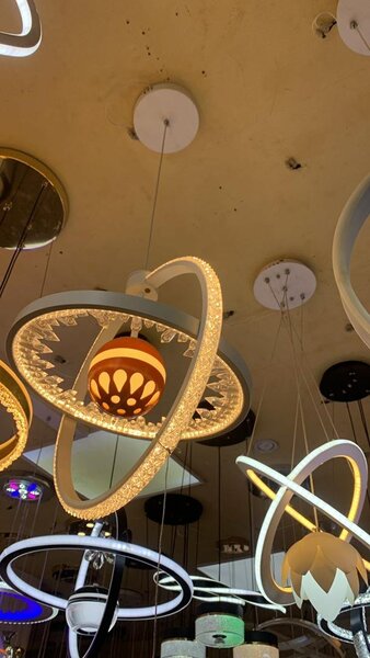 Chandelier/center light