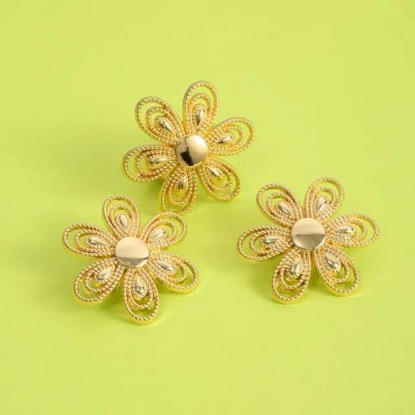 Boucles d'oreilles fleur or
