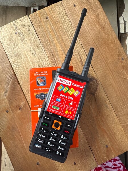 Talkie-Walkie Quad SIM OKING
