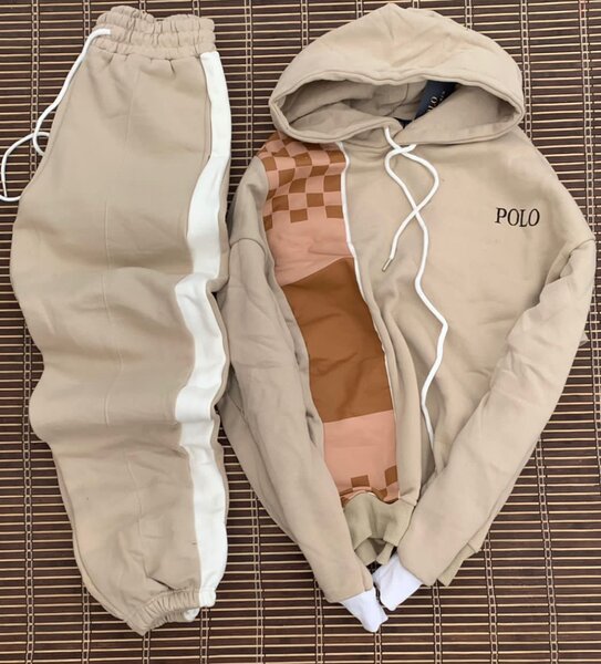 Ensemble de survêtement beige moderne