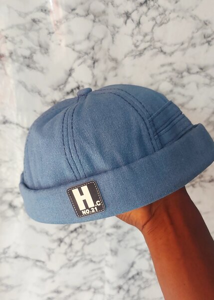 Bonnet en Jean Moderne