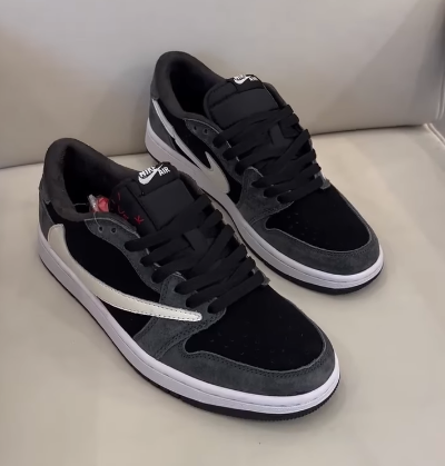 Кроссовки Air Jordan 1 low х Travis Scott черные