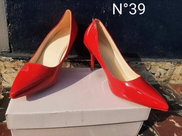 Escarpins rouges élégants