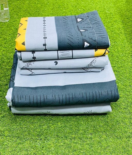 set includes 2 flat sheets and 4 pillowcases