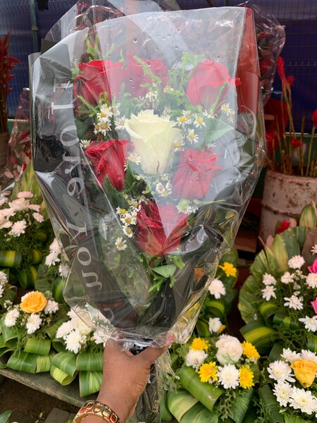 Bouquet de Roses Éclatantes