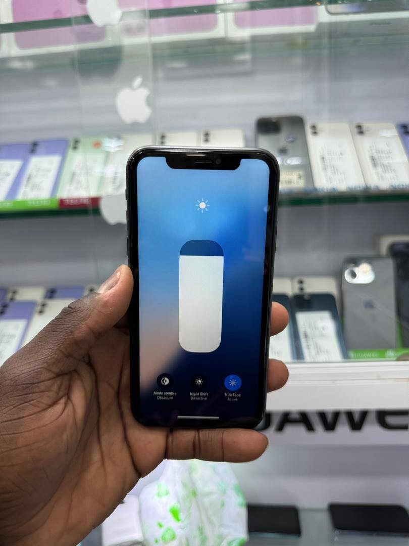 iPhone 11 64g quasi neuf