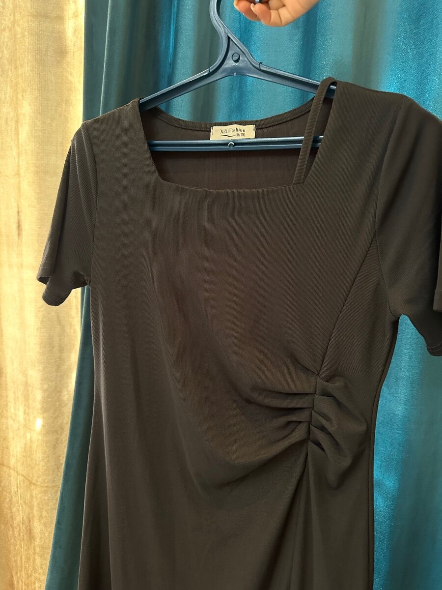 Серое новое платье