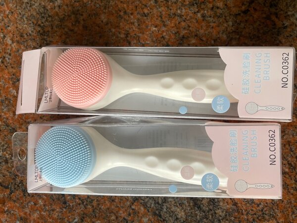 Exfoliating brush